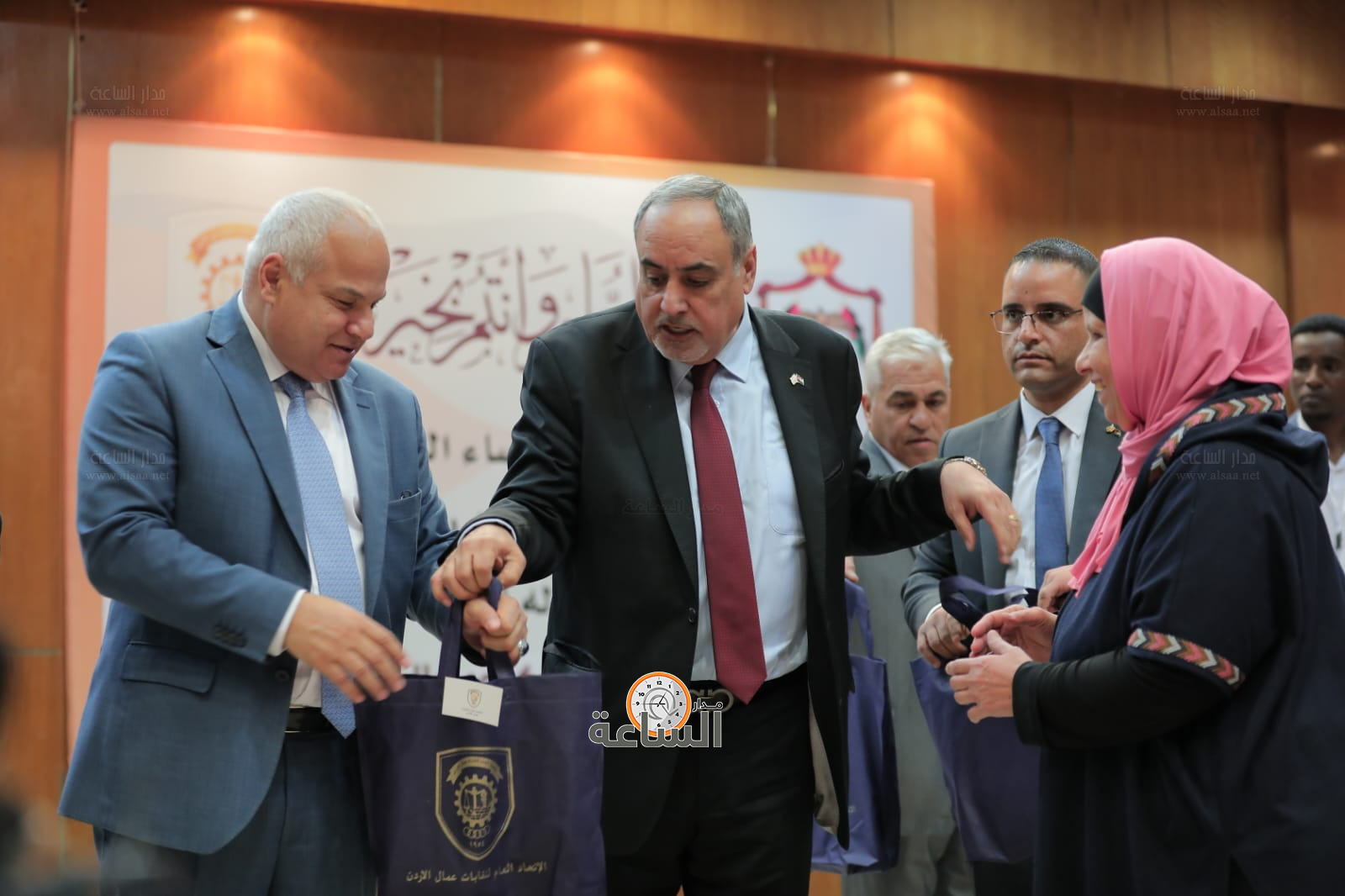 Madar Al-Saa Images 0.37826053072711086