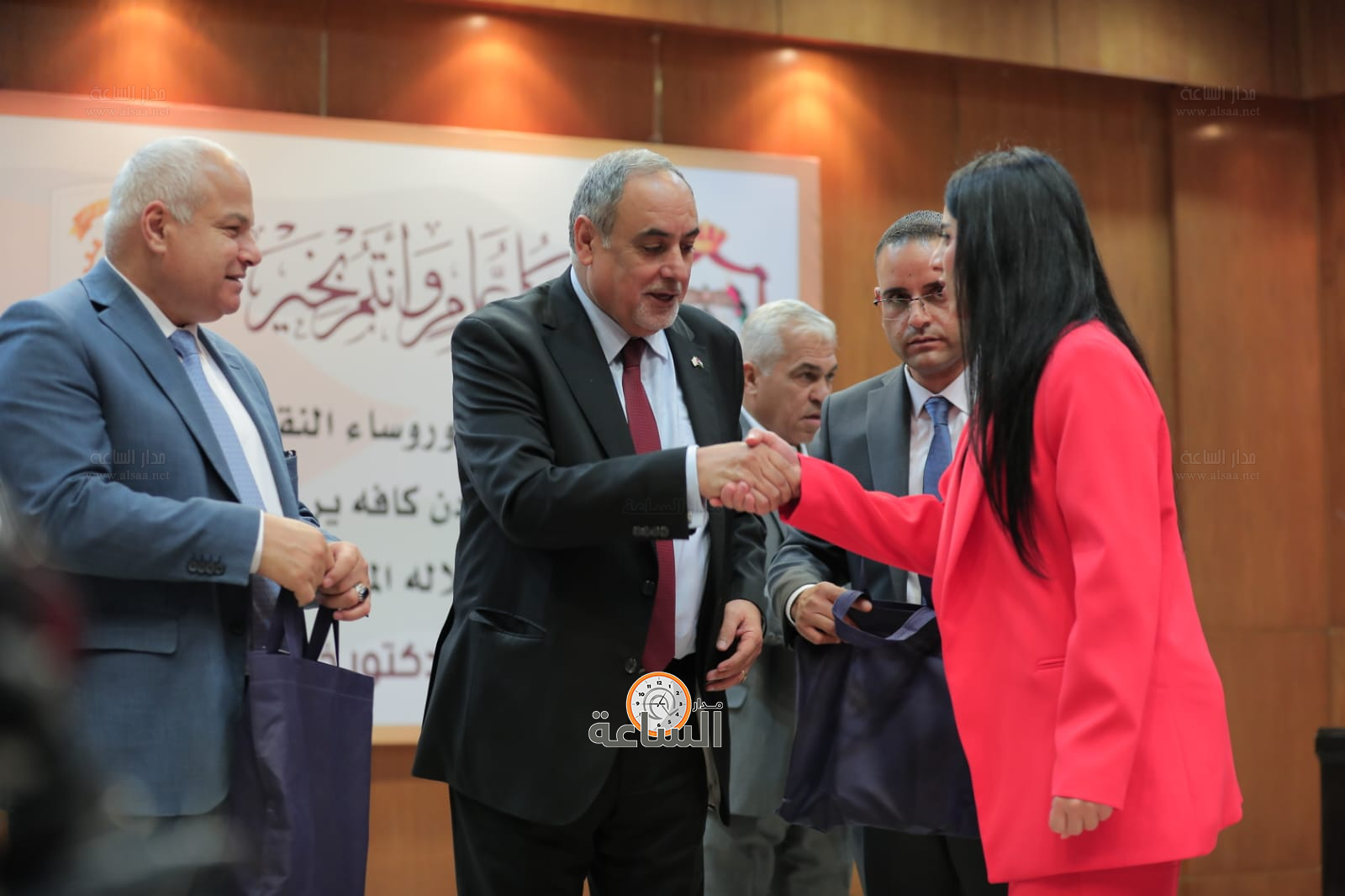 Madar Al-Saa Images 0.8179180724658636