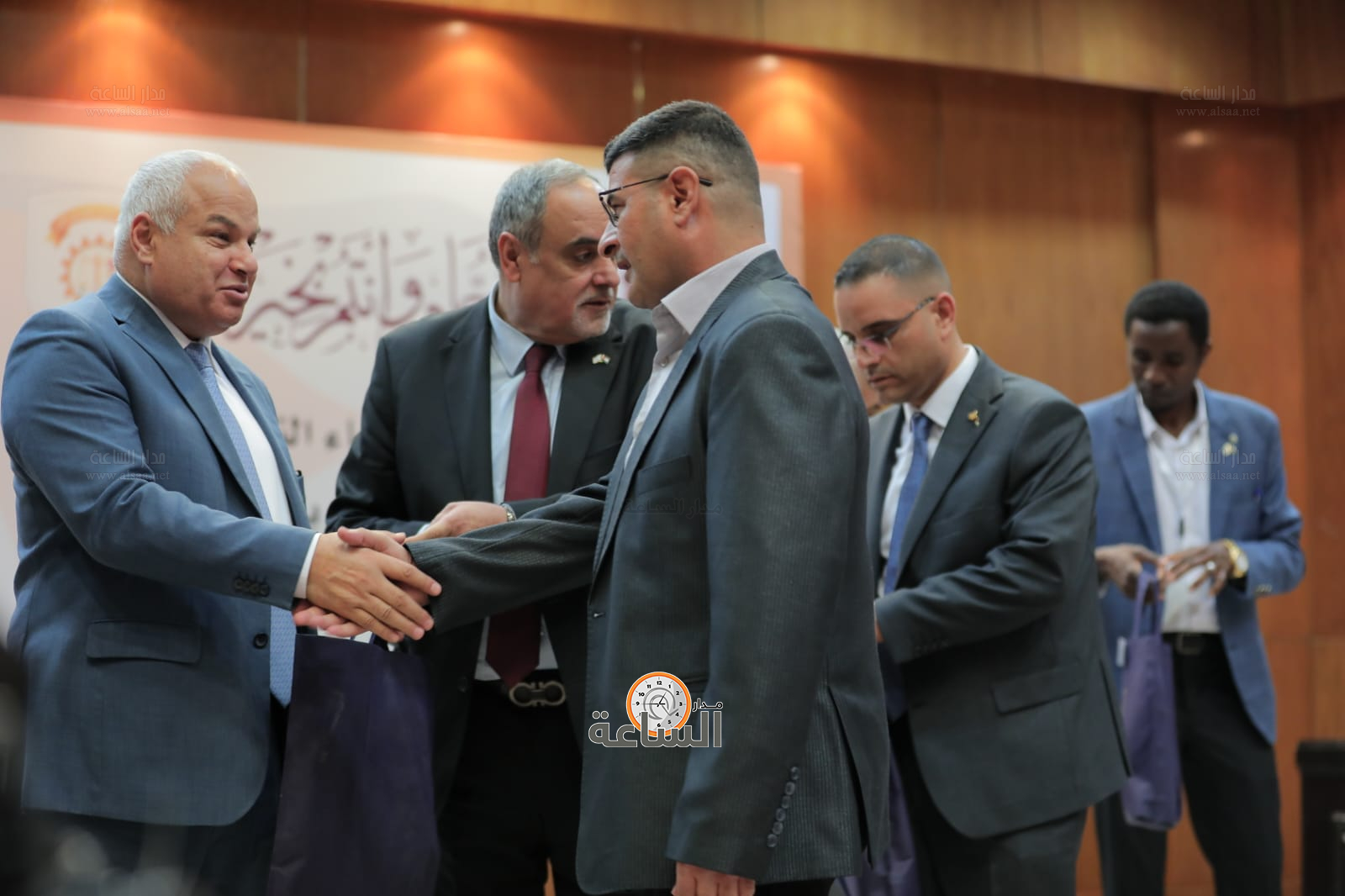 Madar Al-Saa Images 0.09626706199917212