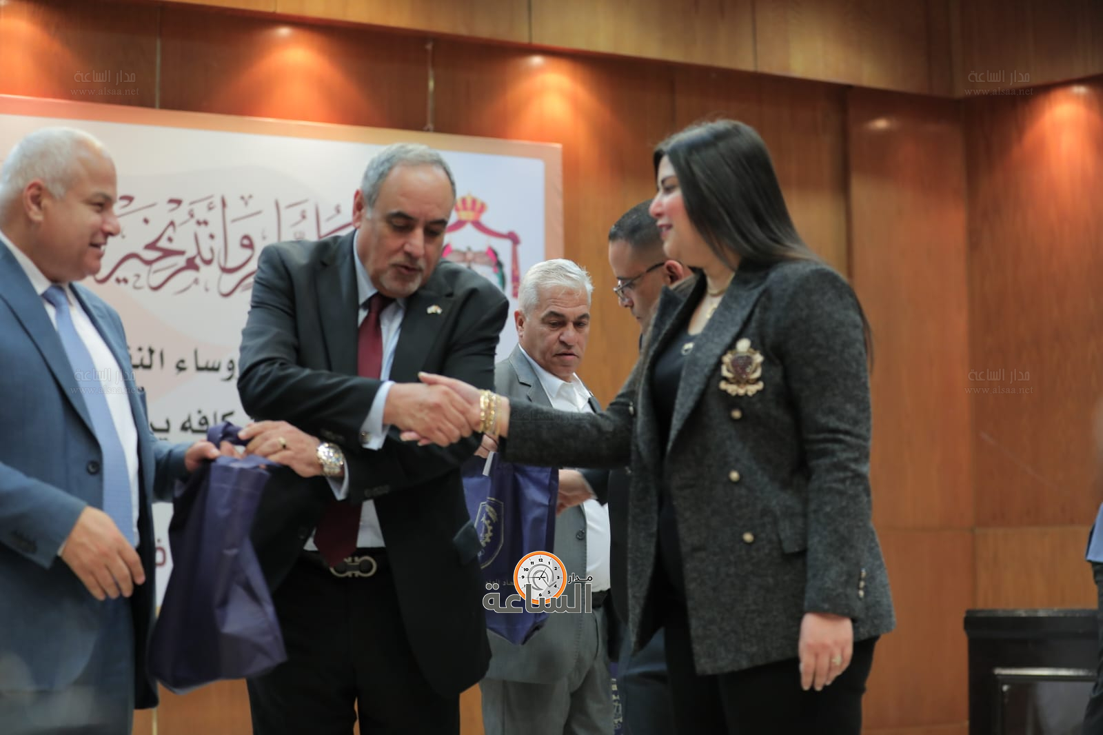 Madar Al-Saa Images 0.13016081765427812