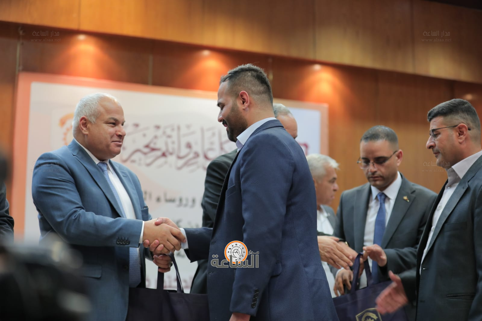 Madar Al-Saa Images 0.8107177979987269