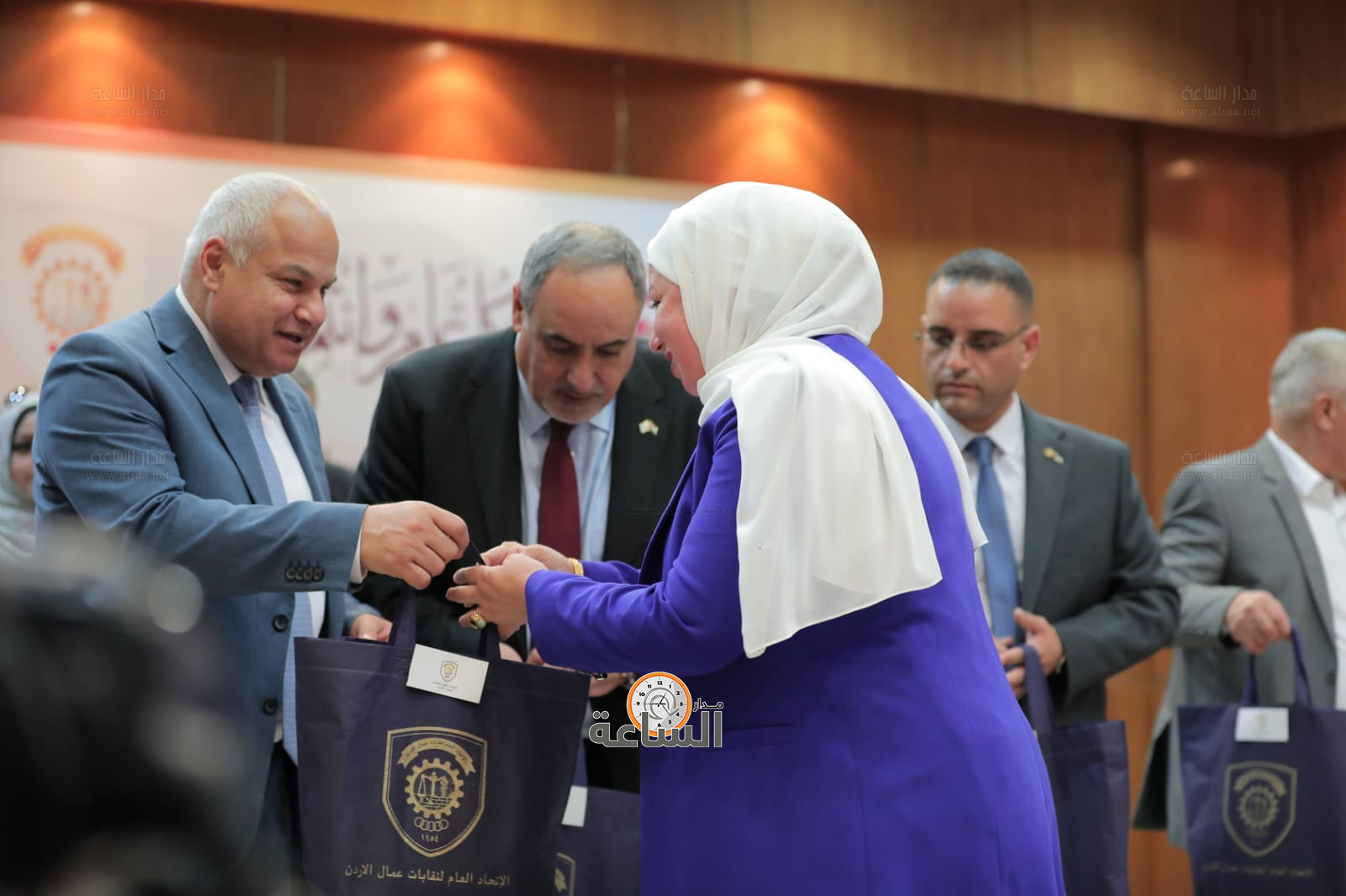 Madar Al-Saa Images 0.36156595987223983