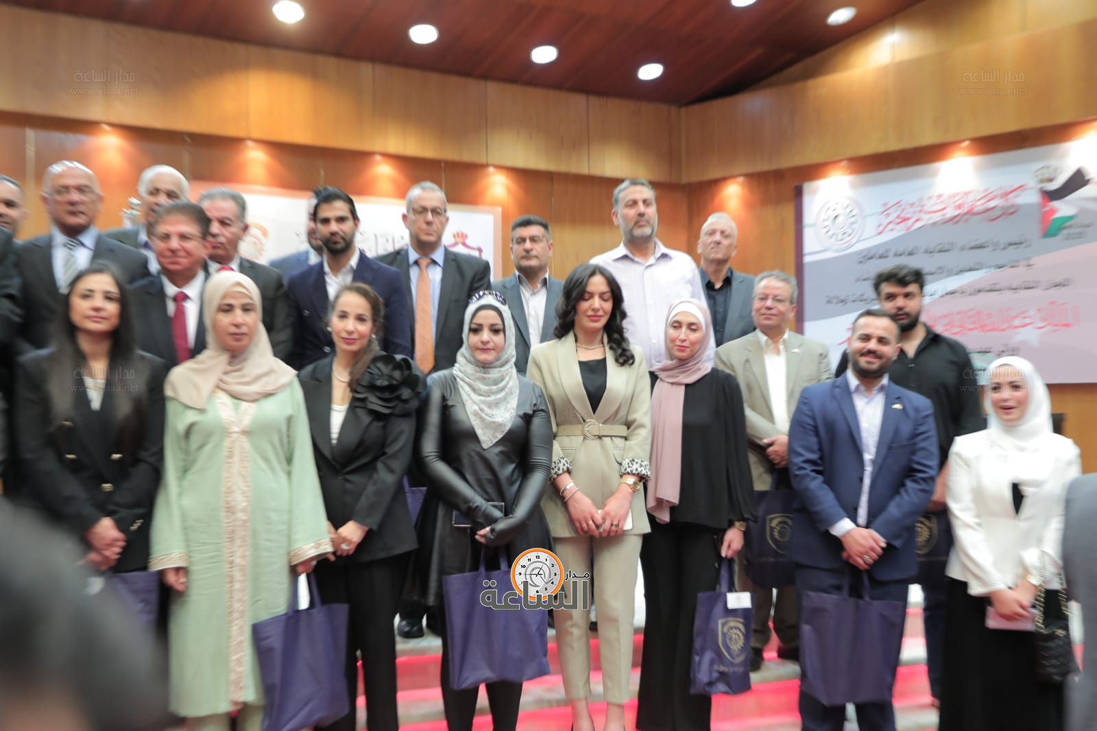 Madar Al-Saa Images 0.578476035198283