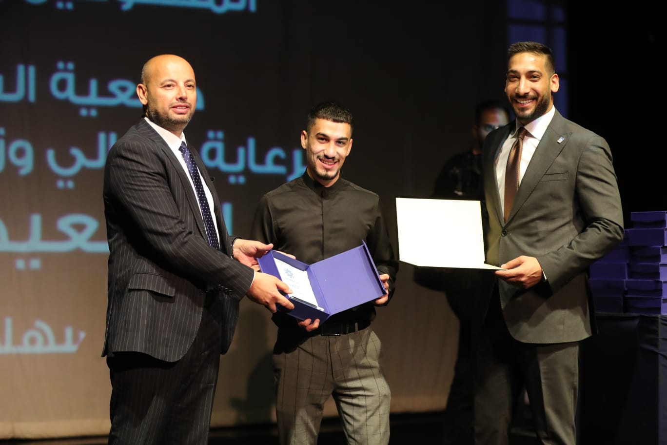 Madar Al-Saa Images 0.13604835582389974