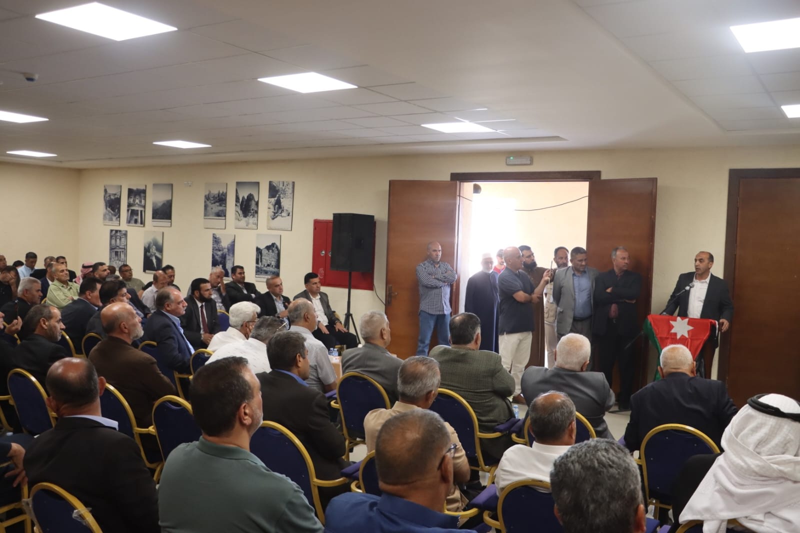 Madar Al-Saa Images 0.25068260770548334