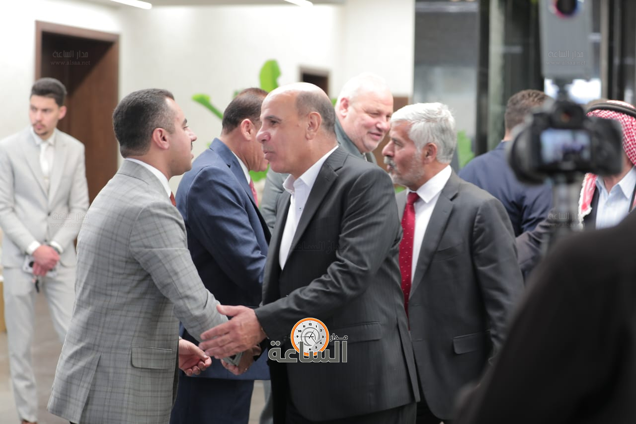 Madar Al-Saa Images 0.23652682939066982