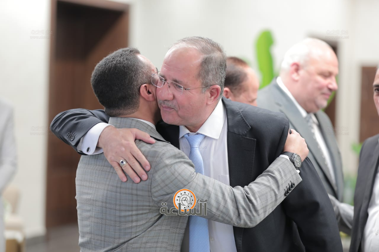 Madar Al-Saa Images 0.4890112934118218