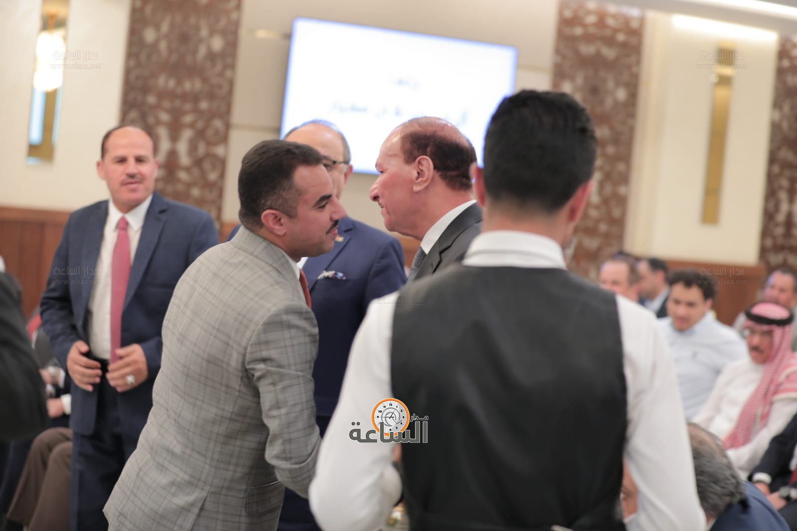 Madar Al-Saa Images 0.4975303010437021