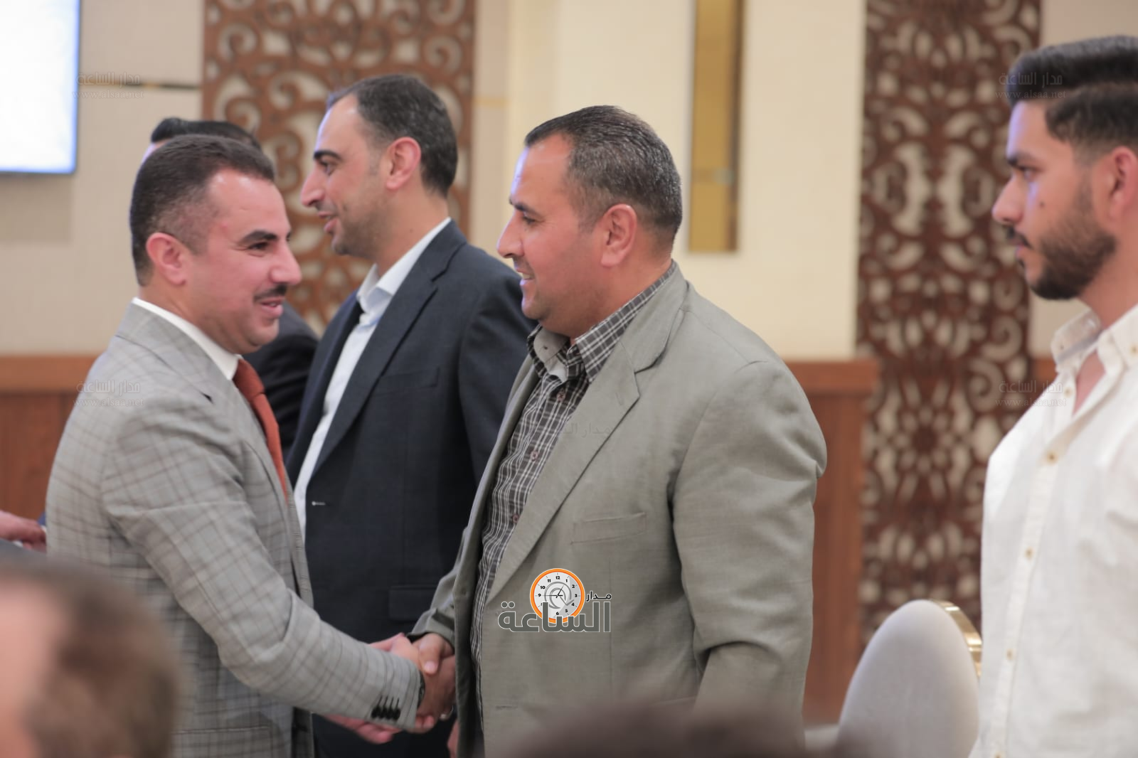 Madar Al-Saa Images 0.453353769276838