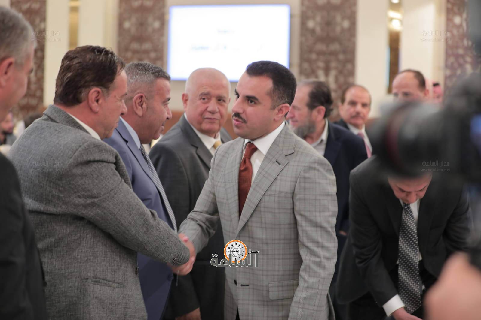 Madar Al-Saa Images 0.04004418268594079