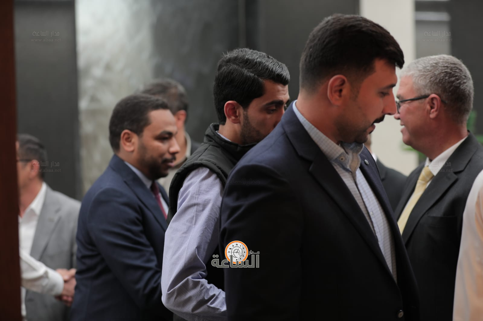 Madar Al-Saa Images 0.6707399044577881