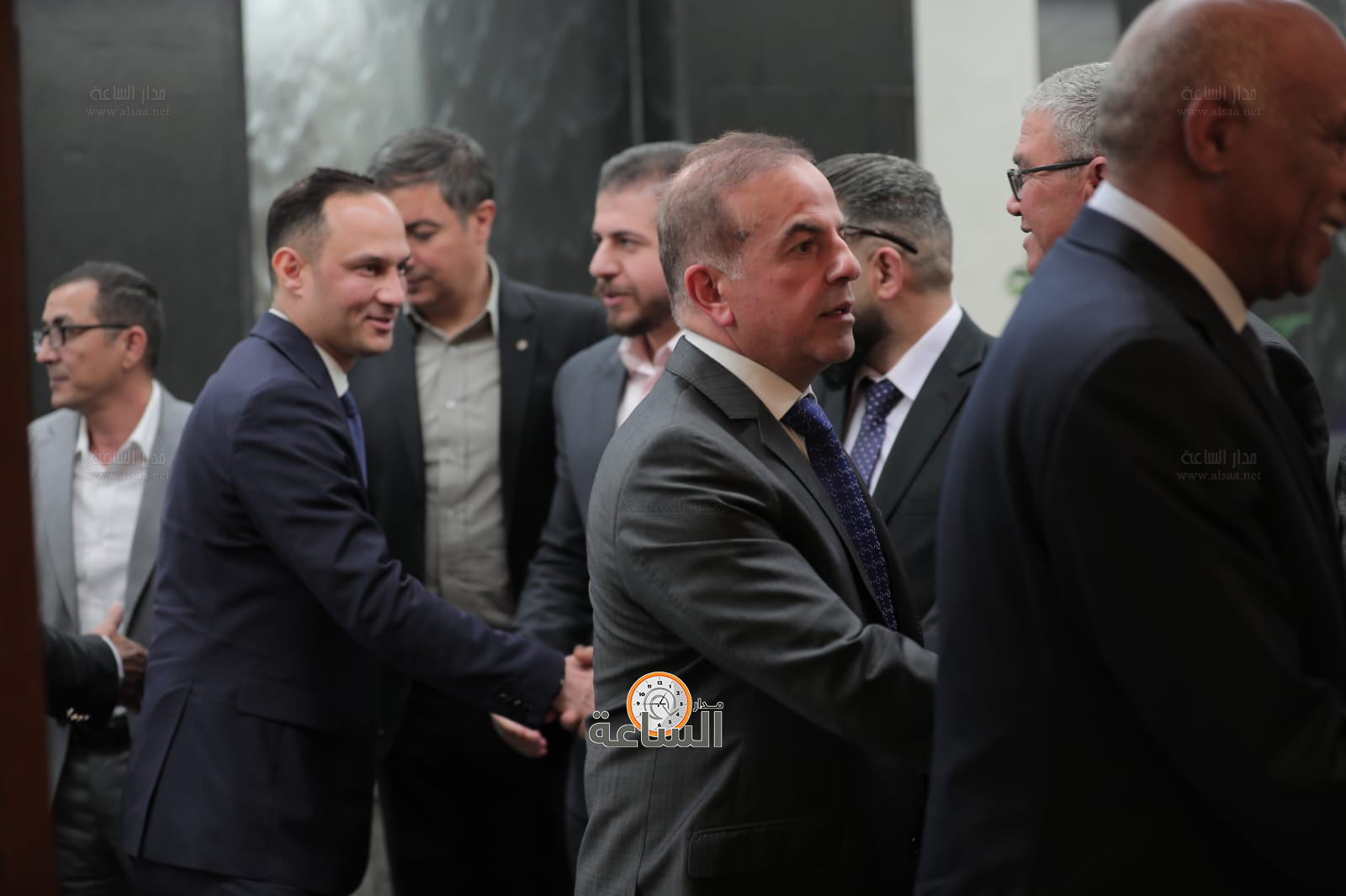 Madar Al-Saa Images 0.5059253117543506