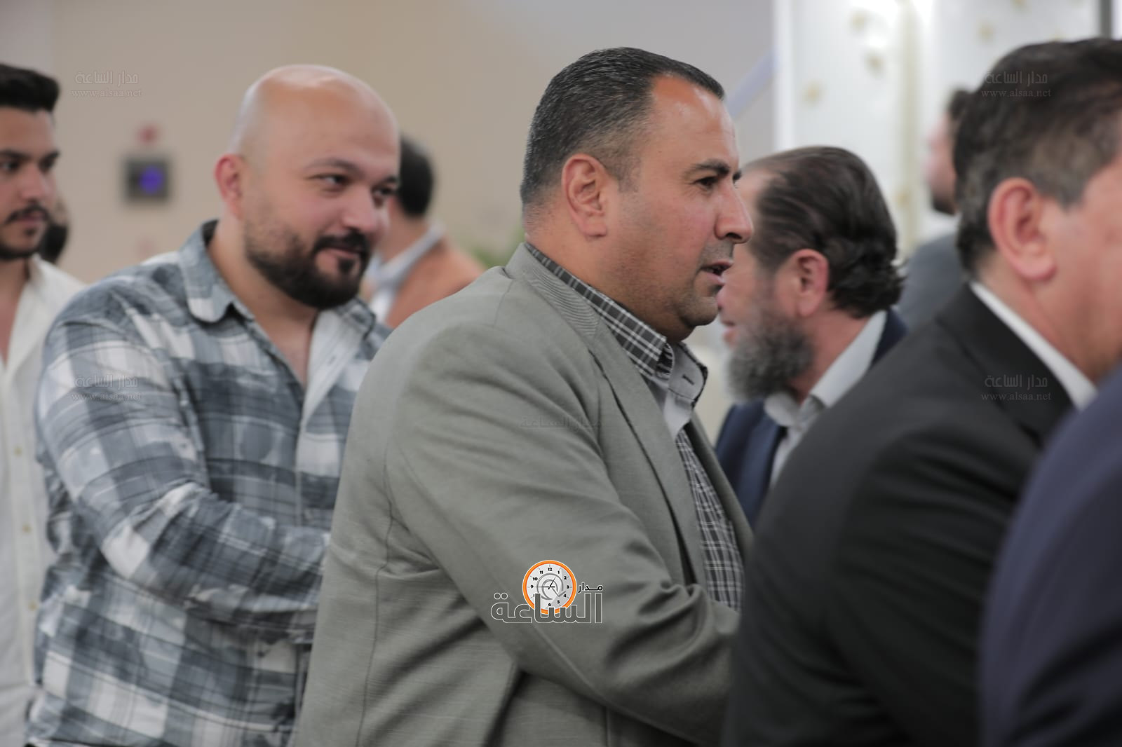 Madar Al-Saa Images 0.43501948703497917