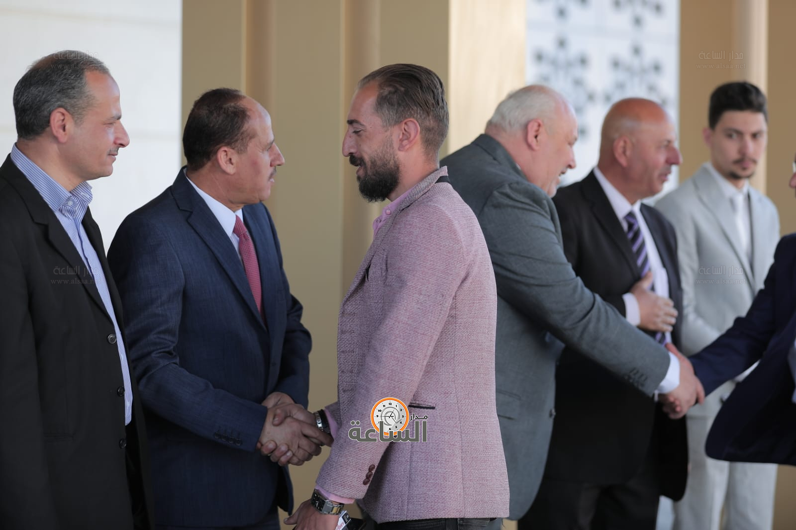 Madar Al-Saa Images 0.5943357886994457