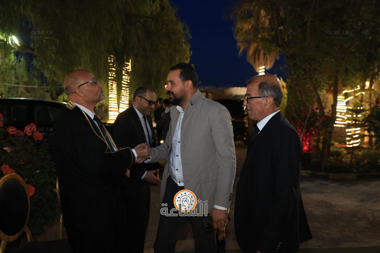 Madar Al-Saa Images 0.3348689389628061