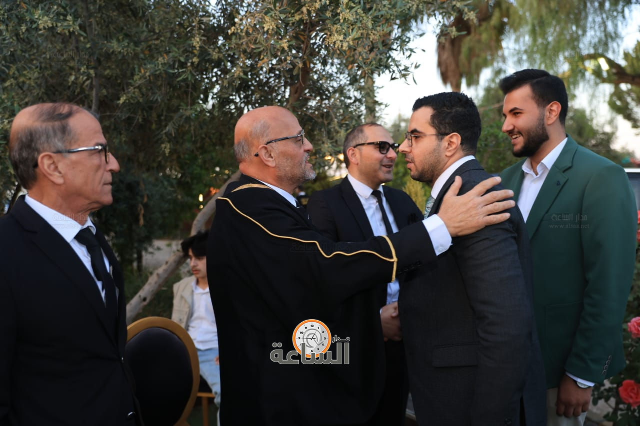 Madar Al-Saa Images 0.6416109355638348