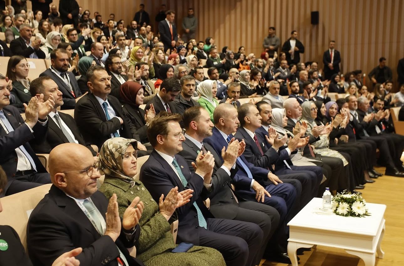 Madar Al-Saa Images 0.0910398372731257