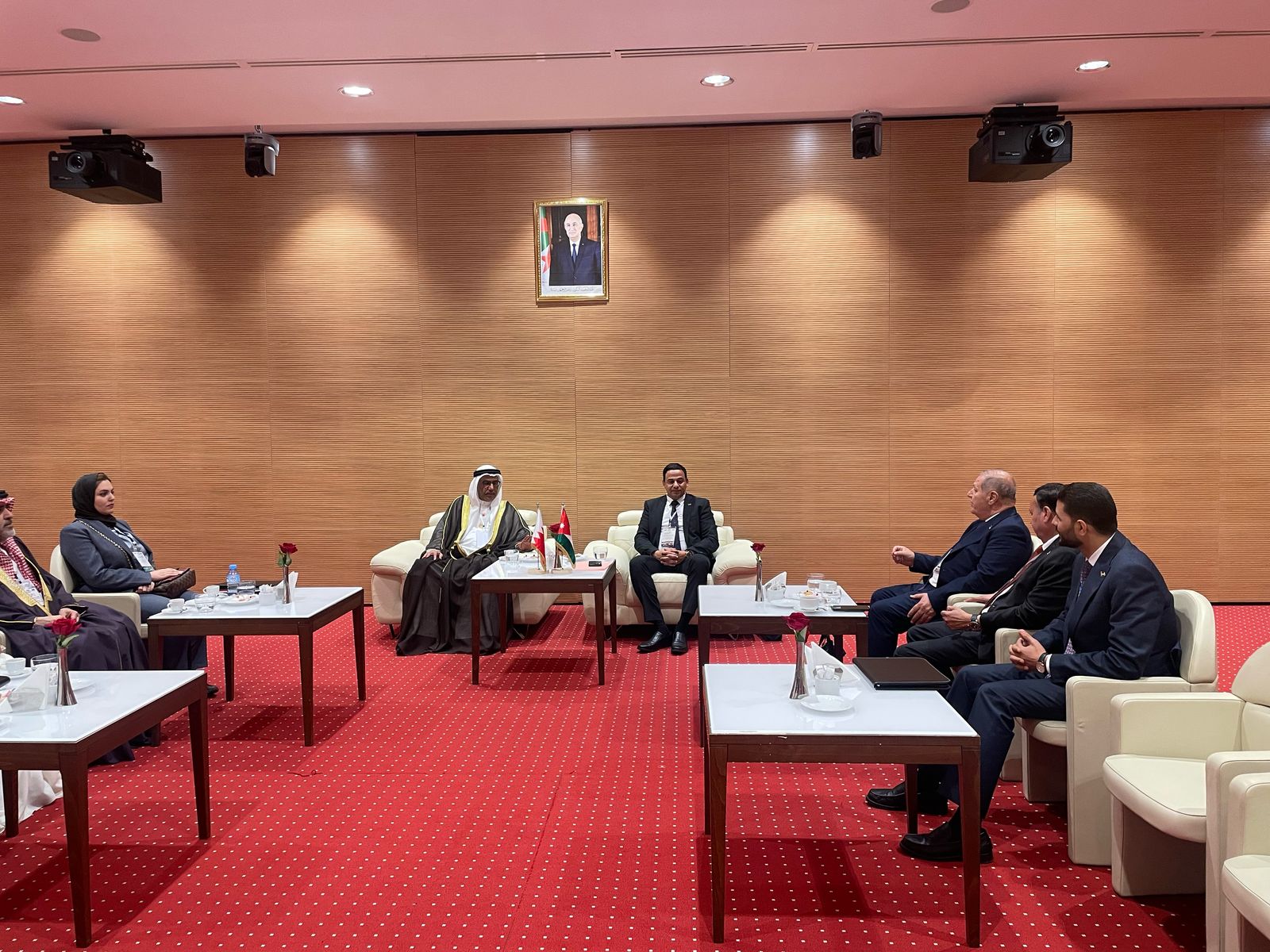 Madar Al-Saa Images 0.6128620157471439