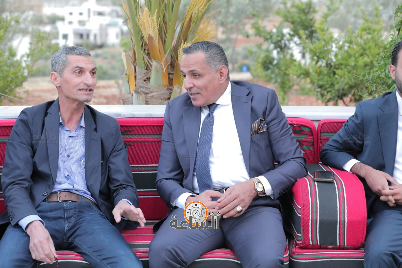 Madar Al-Saa Images 0.4338638552802374