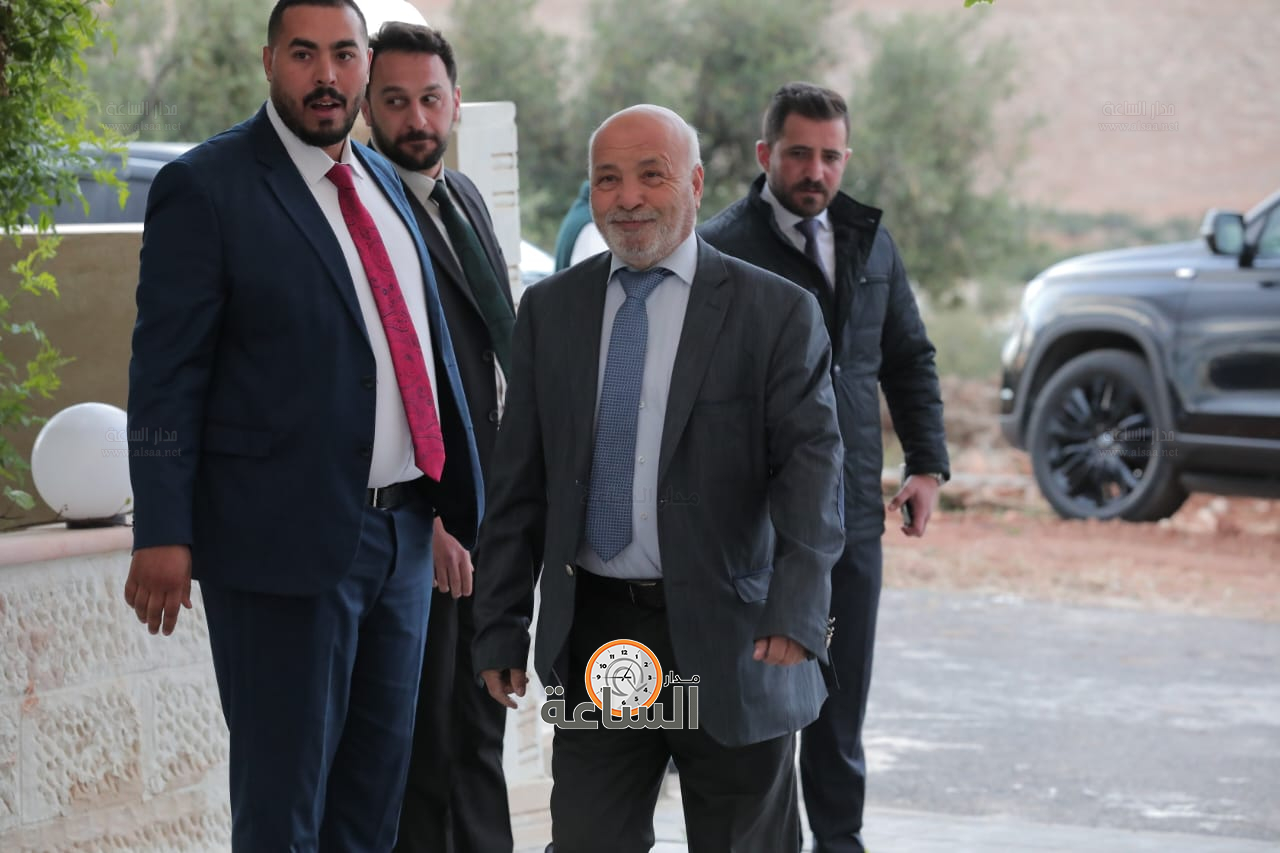 Madar Al-Saa Images 0.03061596020480195