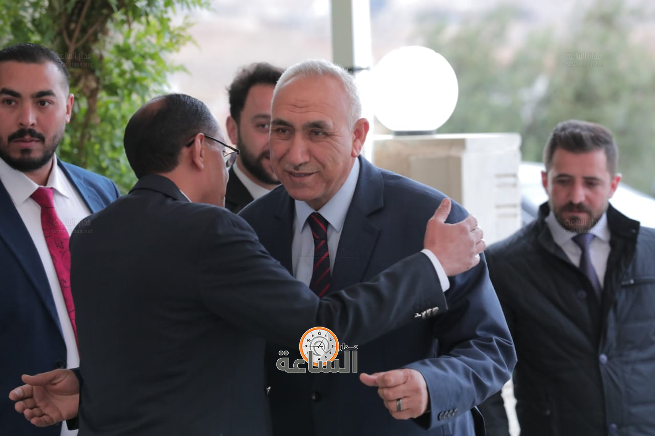 Madar Al-Saa Images 0.5718355357579434