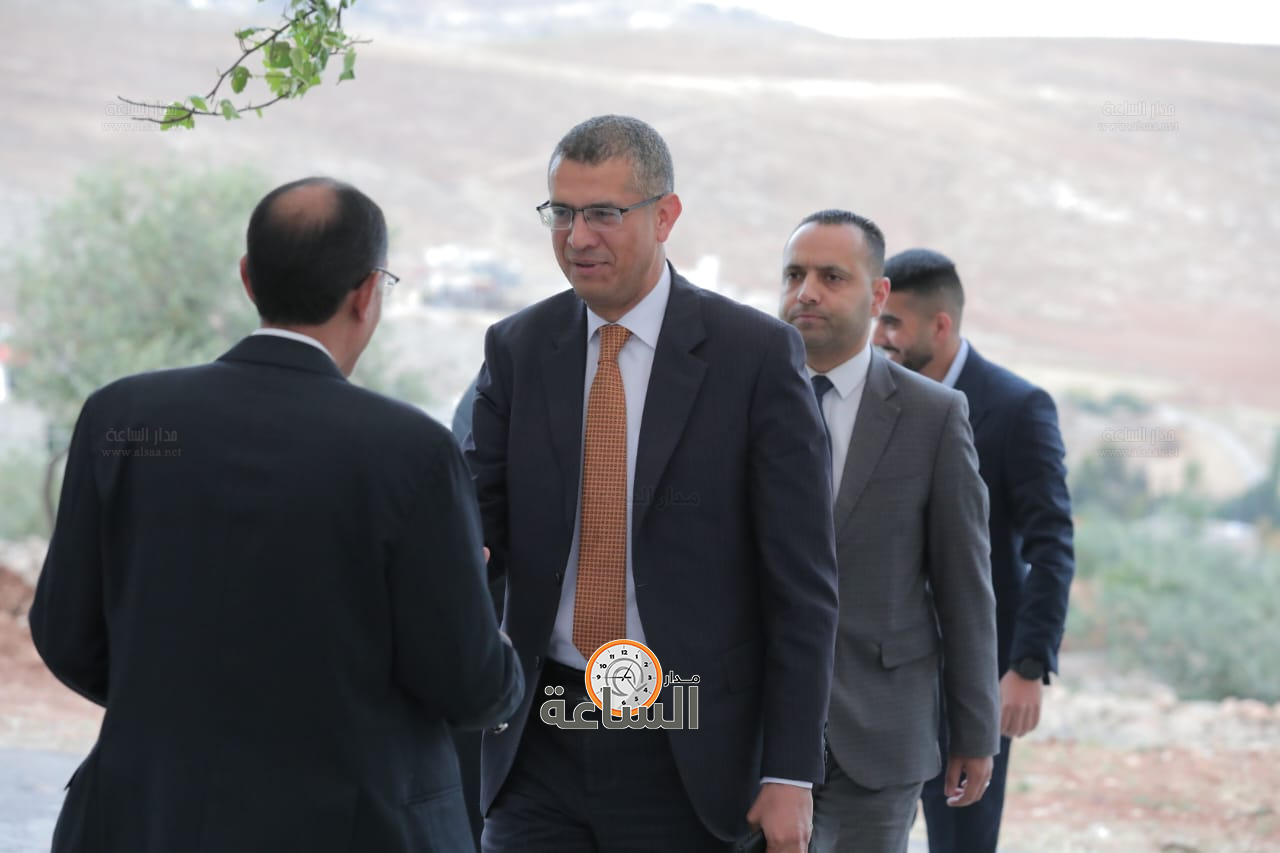 Madar Al-Saa Images 0.35043329413868407