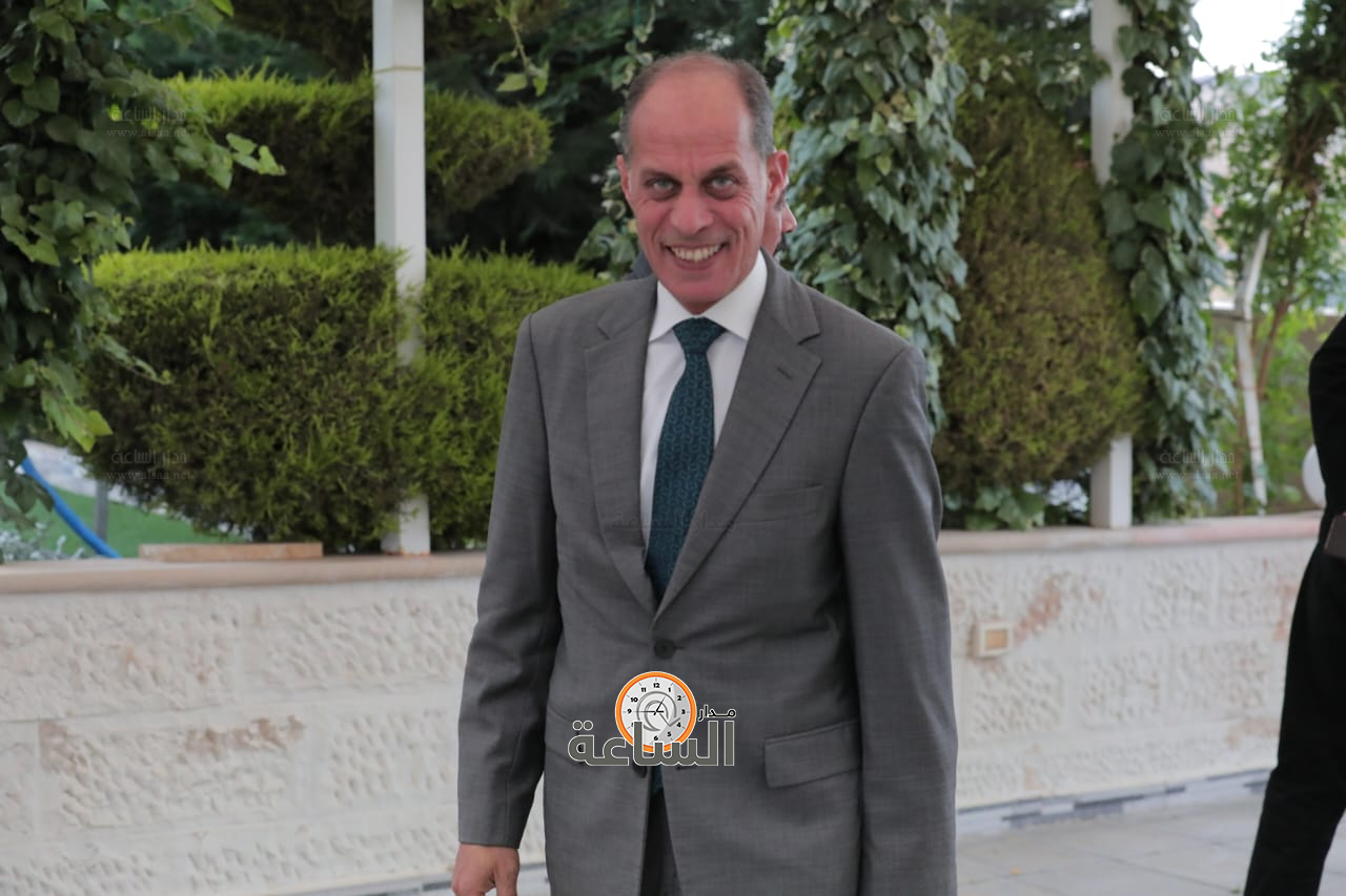 Madar Al-Saa Images 0.14314576257608158