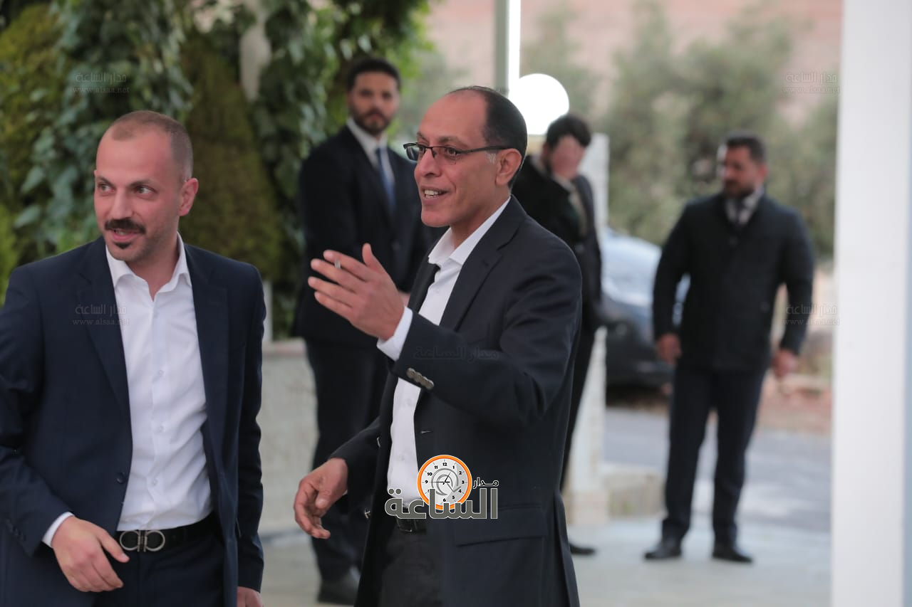 Madar Al-Saa Images 0.5456835252201775