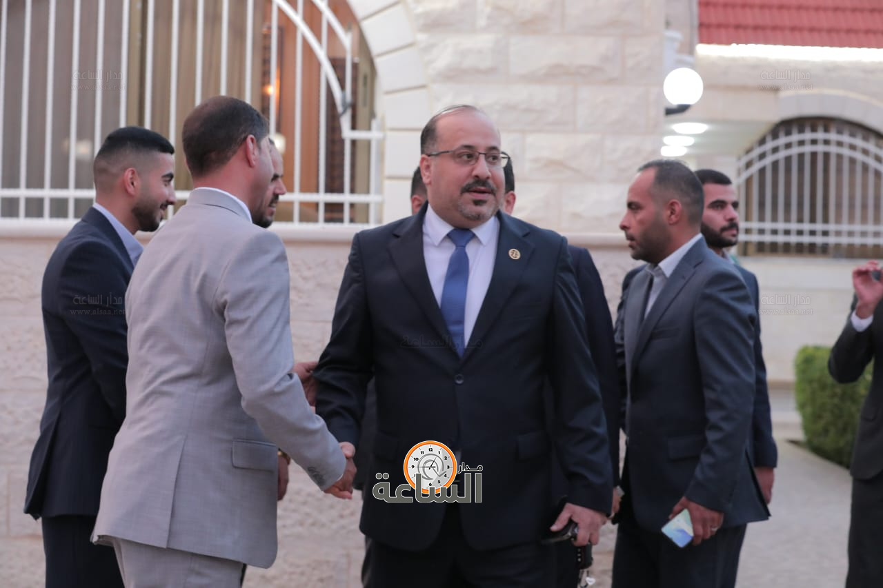 Madar Al-Saa Images 0.6353073415219721