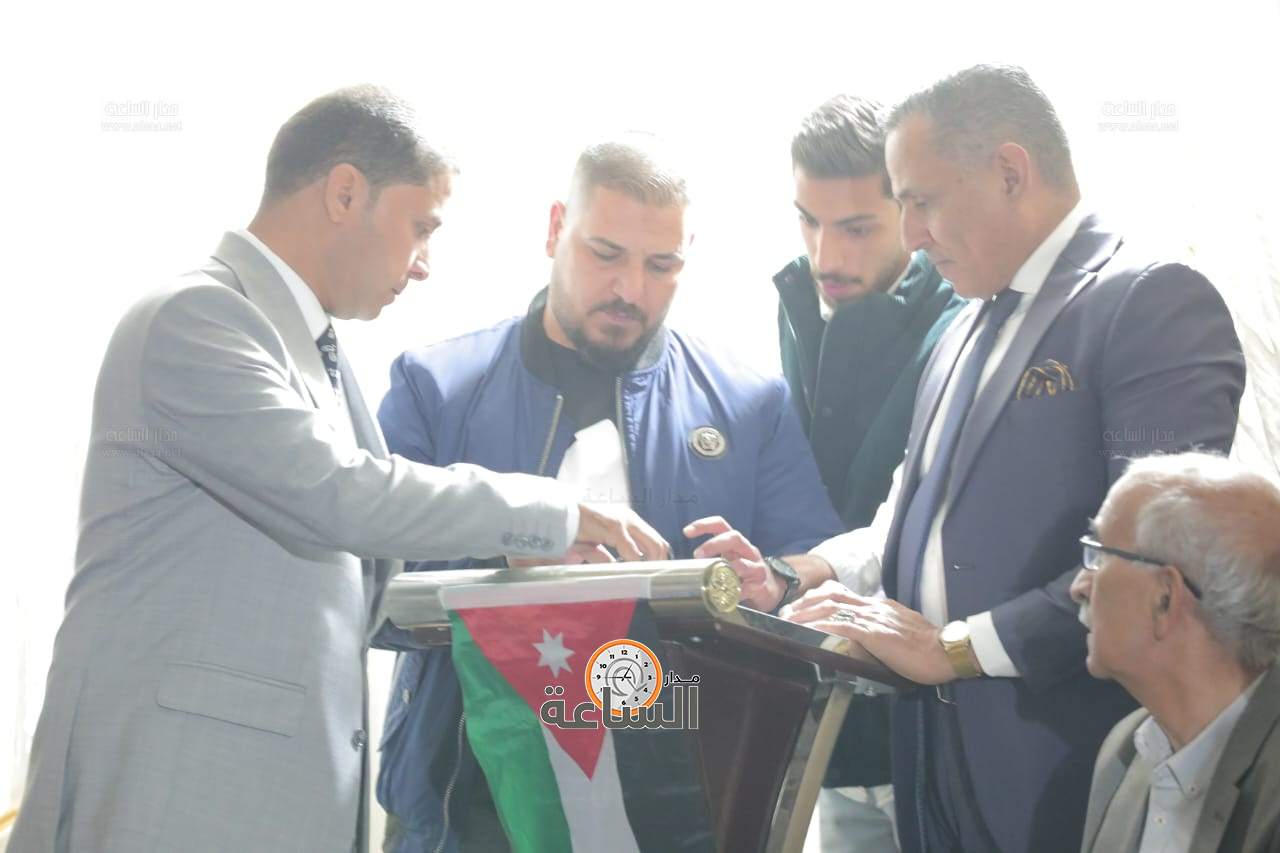 Madar Al-Saa Images 0.555002579907878