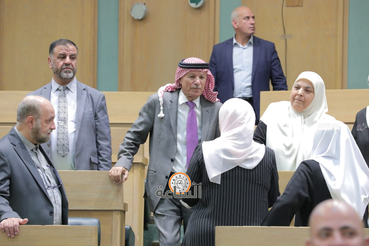 Madar Al-Saa Images 0.34418012503307793