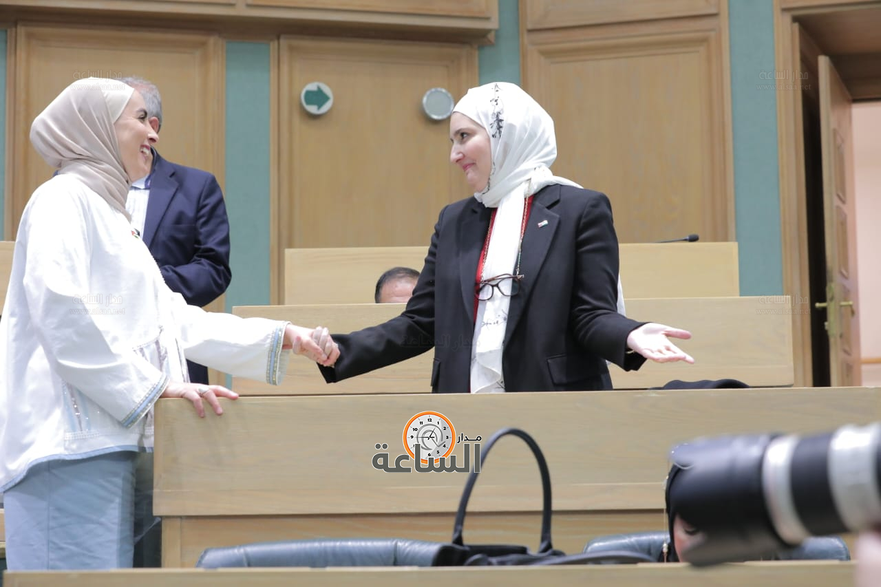 Madar Al-Saa Images 0.5639013420414466