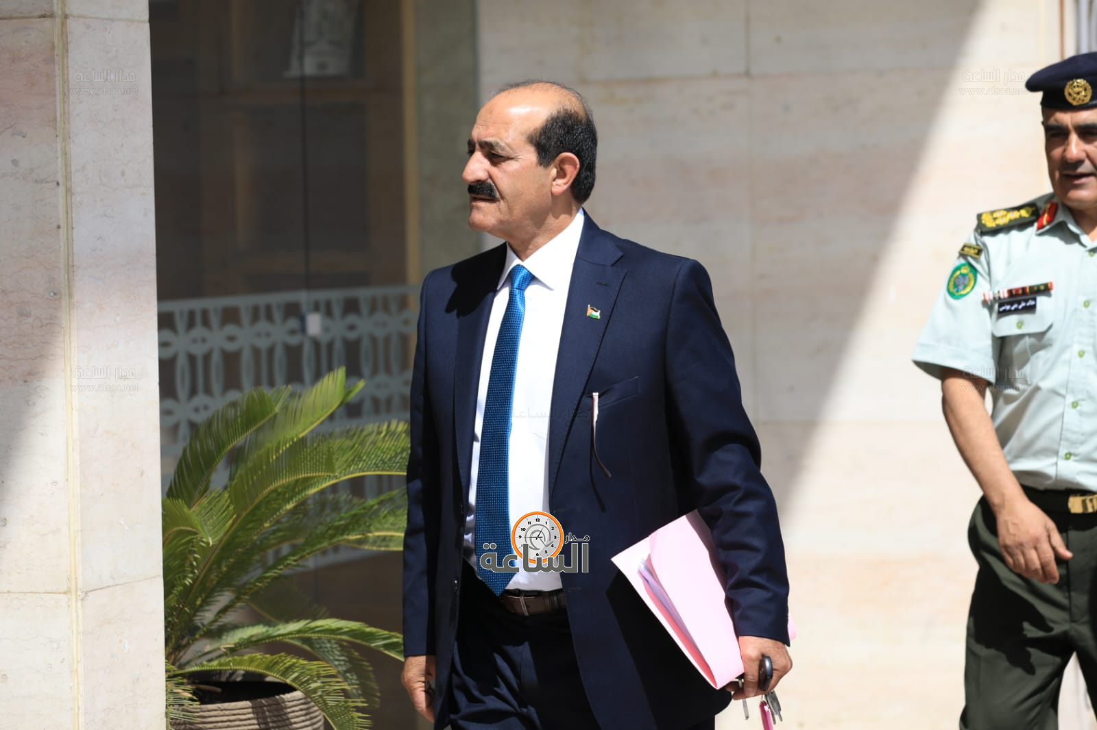 Madar Al-Saa Images 0.32153451471385