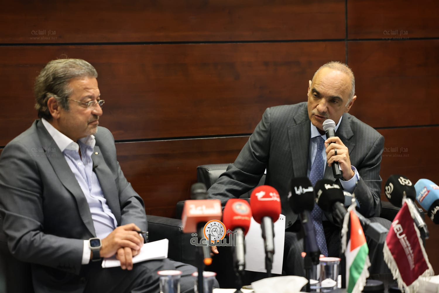 Madar Al-Saa Images 0.46771137671356977