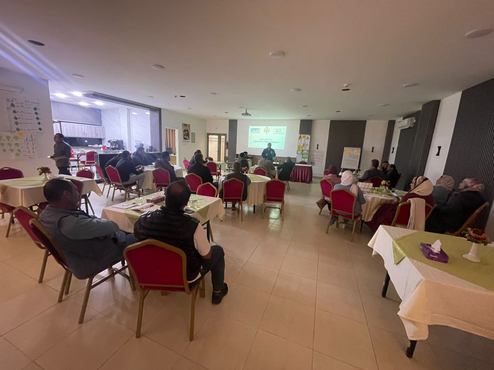 Madar Al-Saa Images 0.47246772213580934