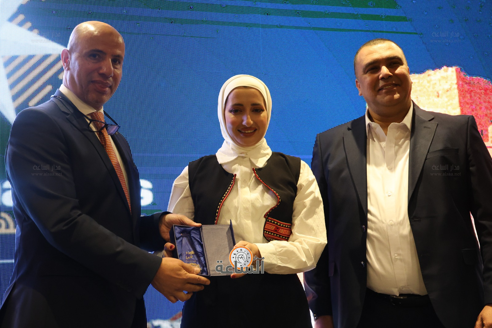 Madar Al-Saa Images 0.6055403814222937