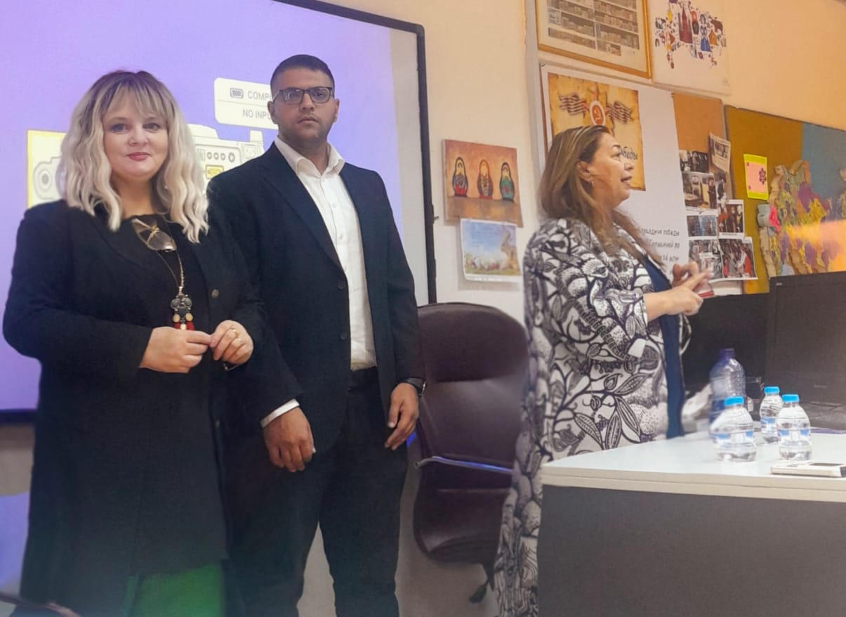 Madar Al-Saa Images 0.49255278151837045