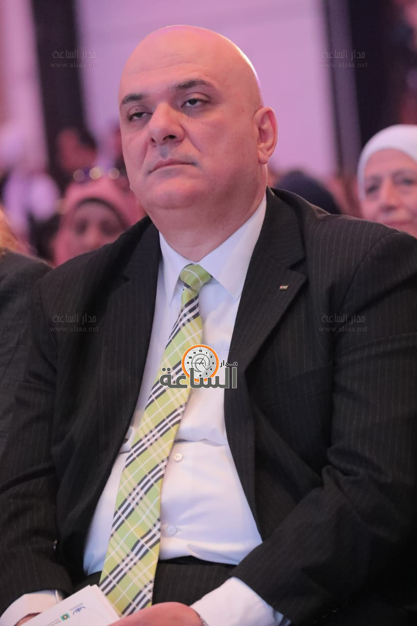 Madar Al-Saa Images 0.9442460186724995