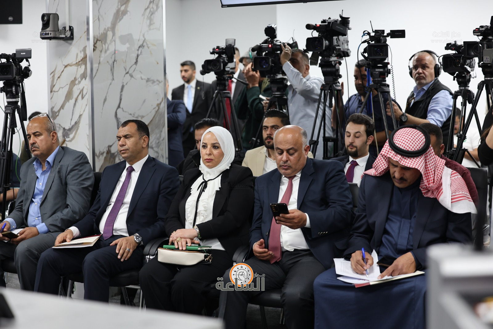 Madar Al-Saa Images 0.5478816762334711