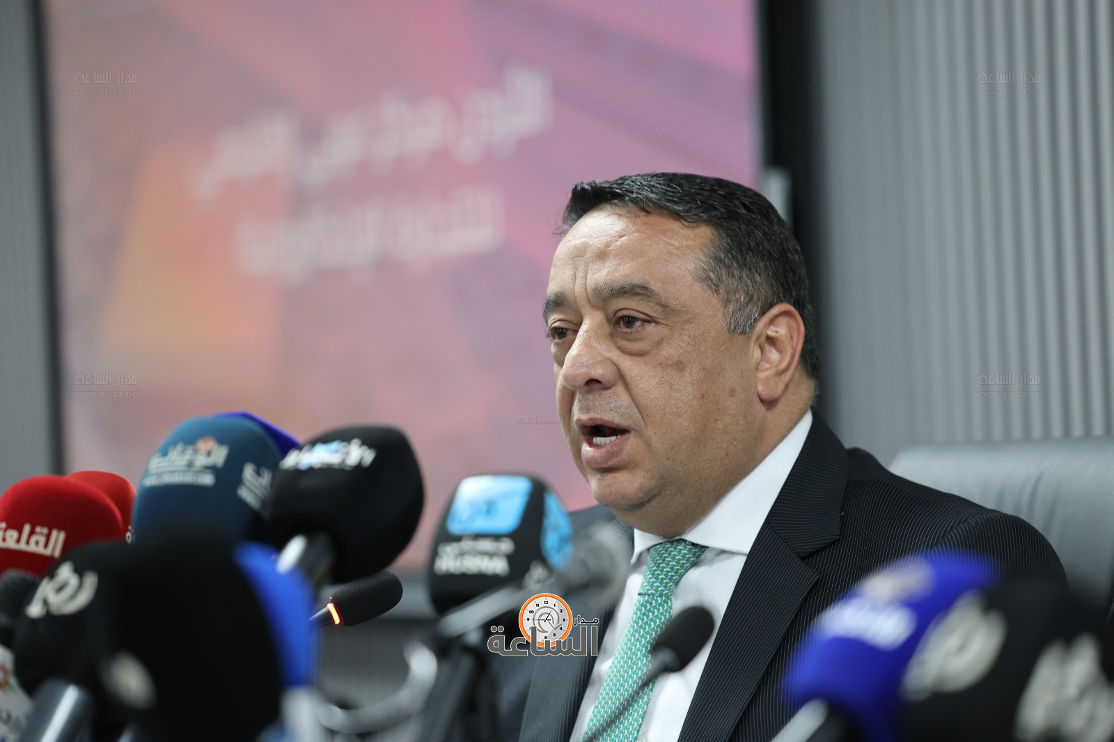 Madar Al-Saa Images 0.7326744523233265