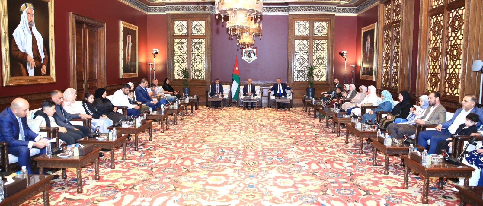 Madar Al-Saa Images 0.16701638713250766