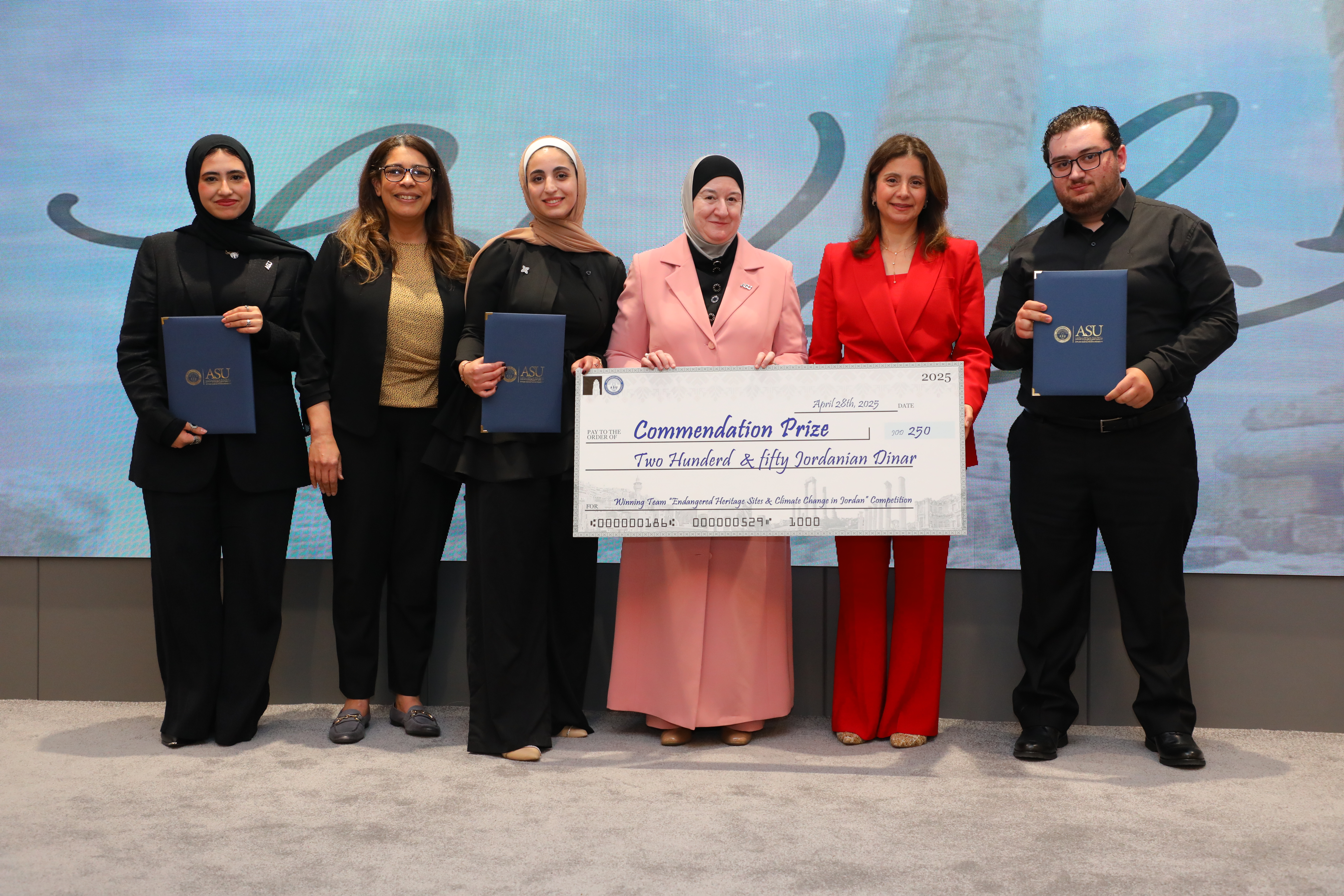 Madar Al-Saa Images 0.48571251690135175