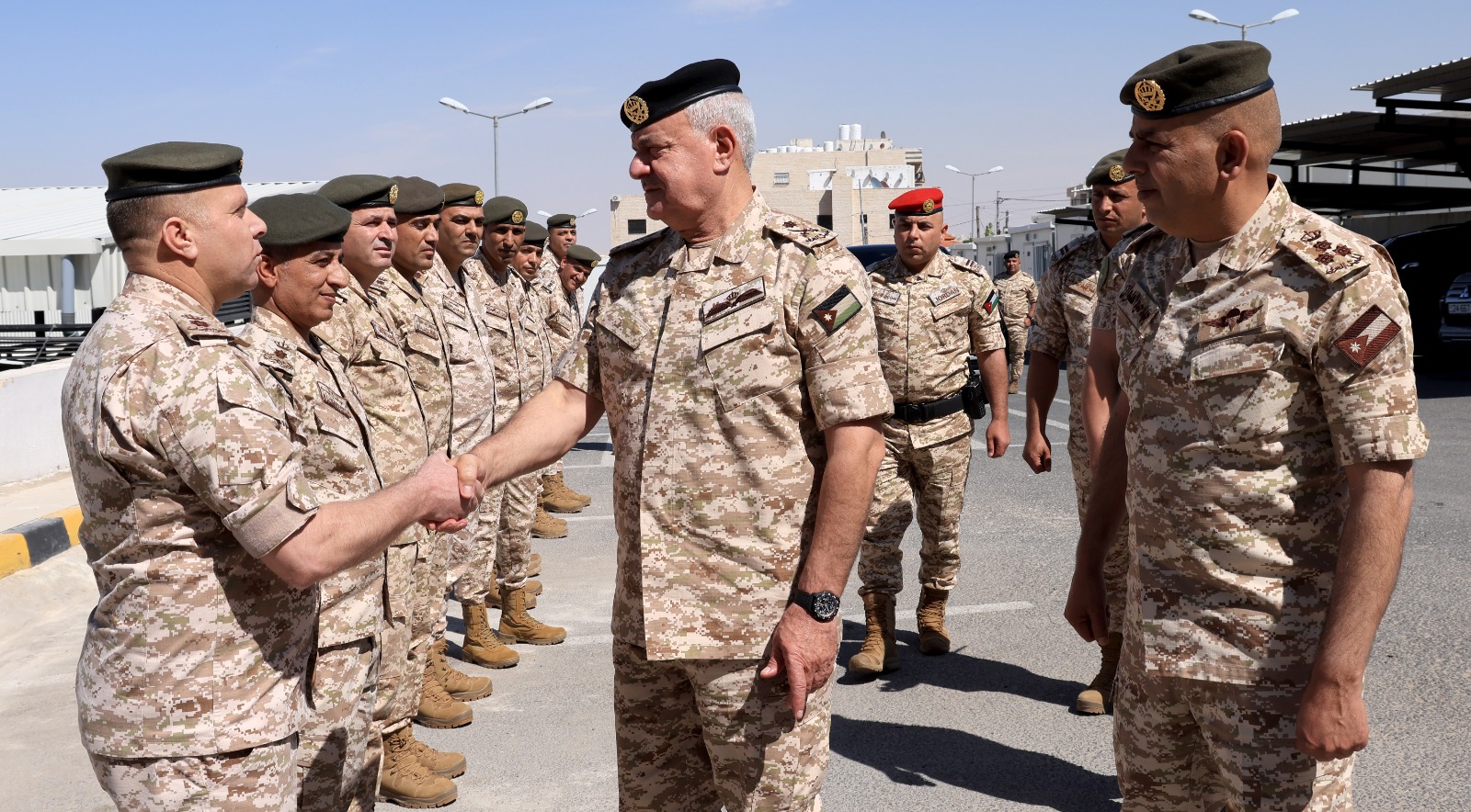 Madar Al-Saa Images 0.08544328962076553