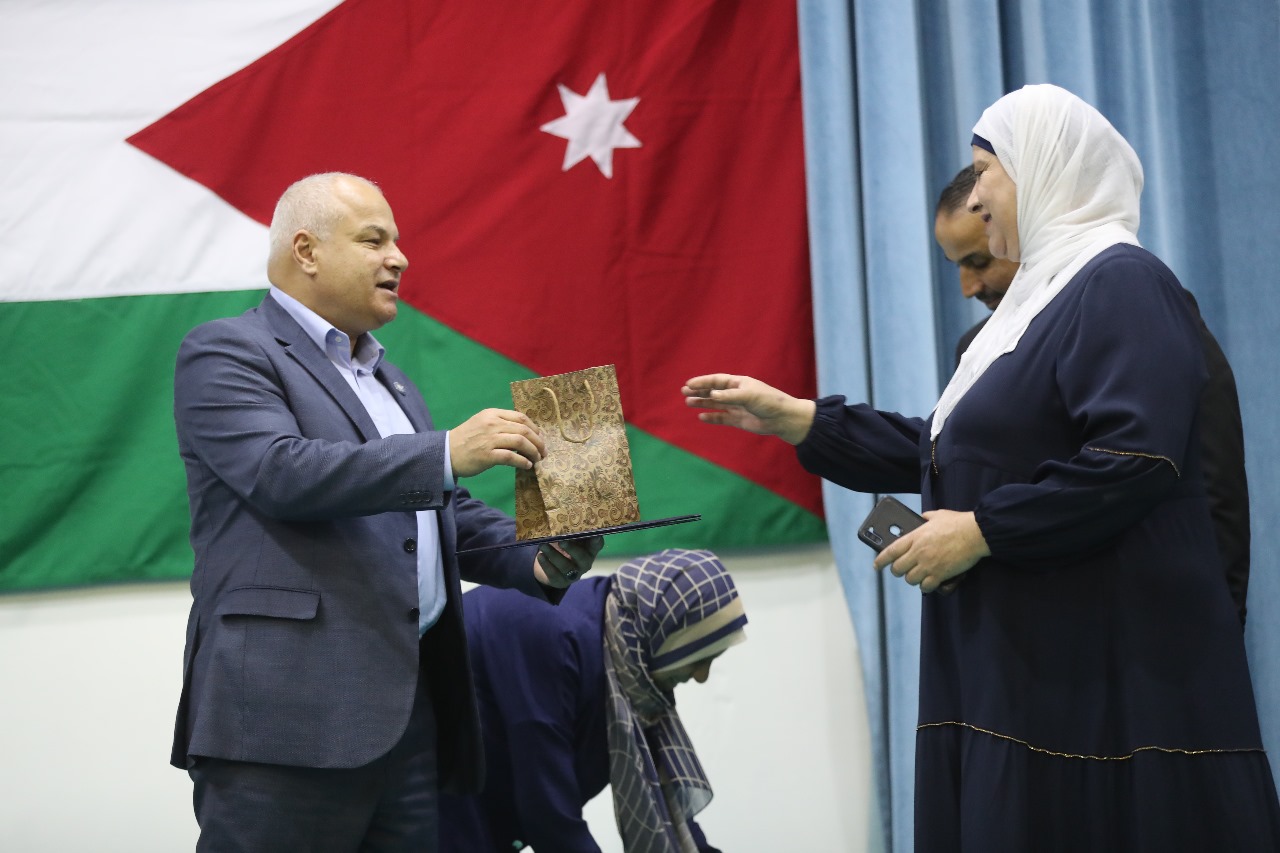 Madar Al-Saa Images 0.4617223582706138