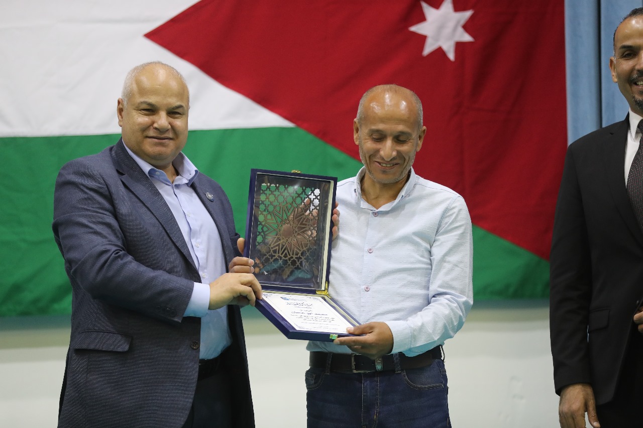 Madar Al-Saa Images 0.36149145792808923