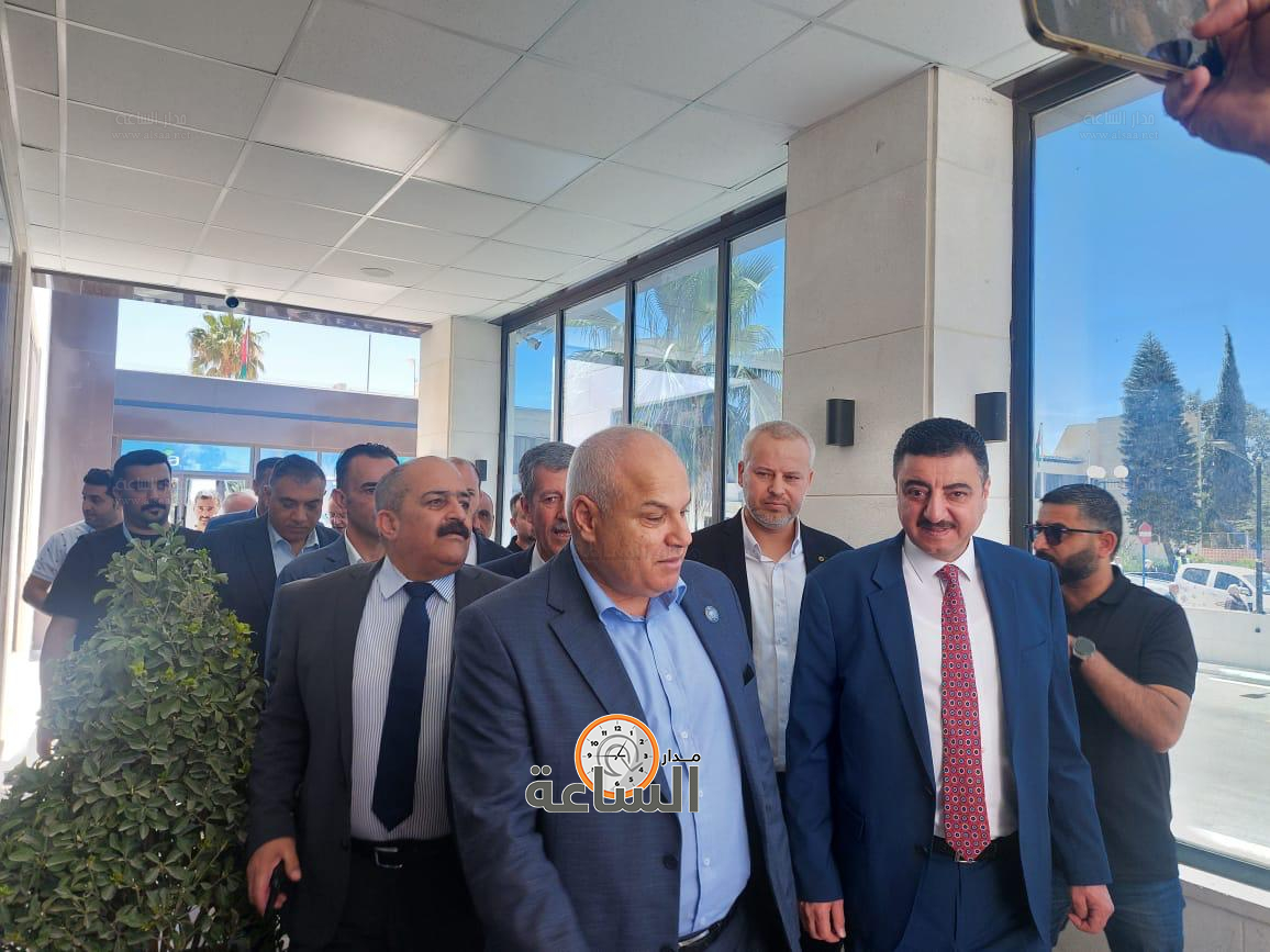 Madar Al-Saa Images 0.9742104077186331