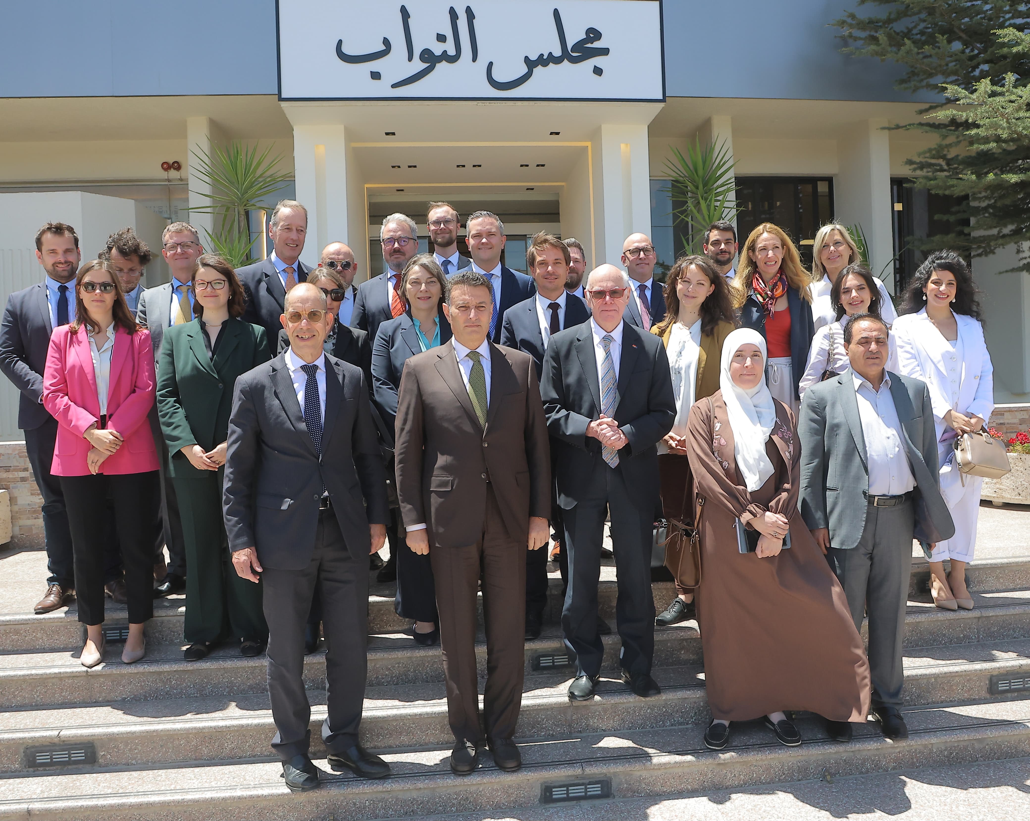 Madar Al-Saa Images 0.2187402148060813