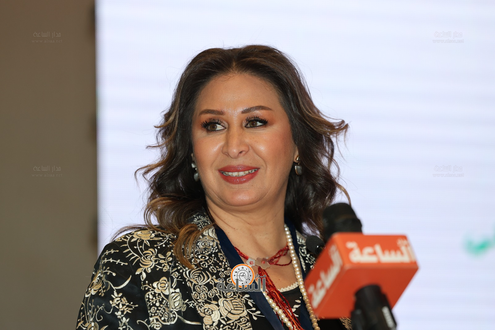 Madar Al-Saa Images 0.8738797665673258