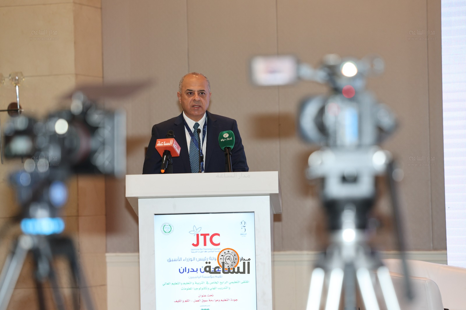 Madar Al-Saa Images 0.7286868514895922