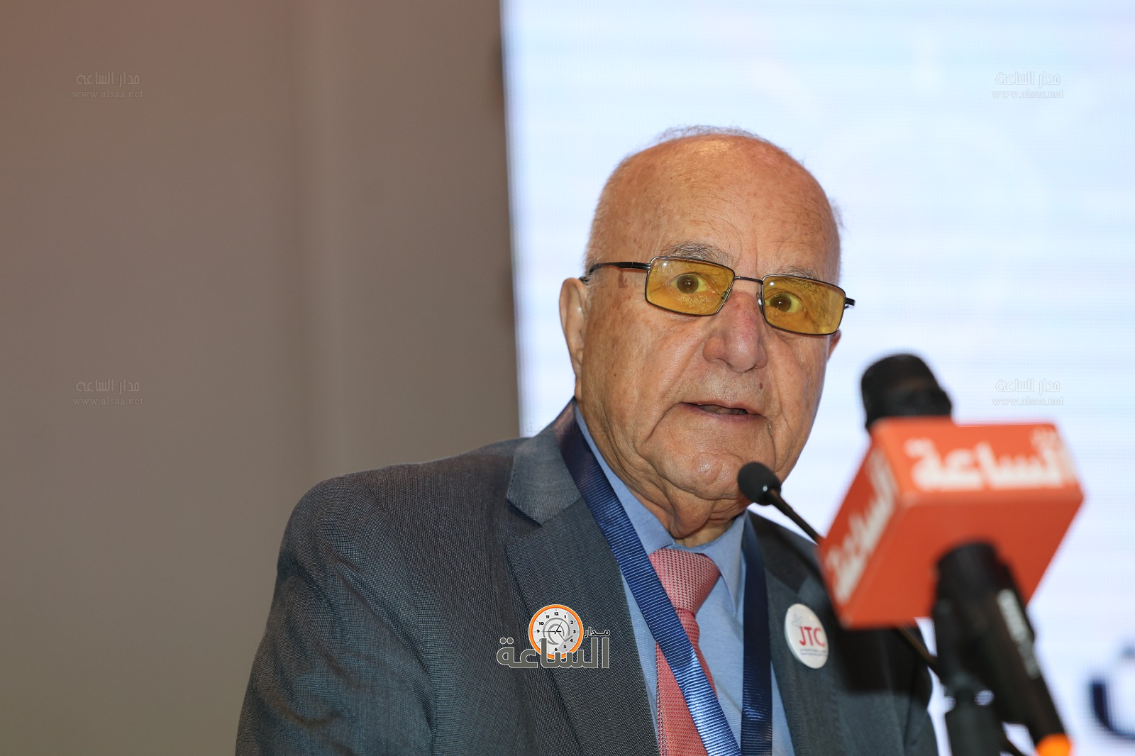 Madar Al-Saa Images 0.4850570791547253